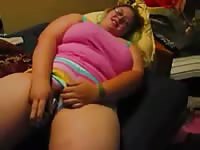 Chunky young webcam slut pulls her panties to the side so she can pleasure her cunt