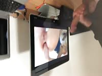 masturbate on the blonde camgirl