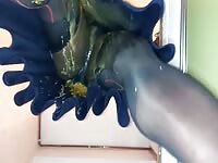 BlueGirl70 Upskirt Poop