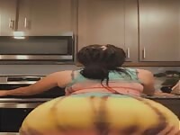 Phat ass👅